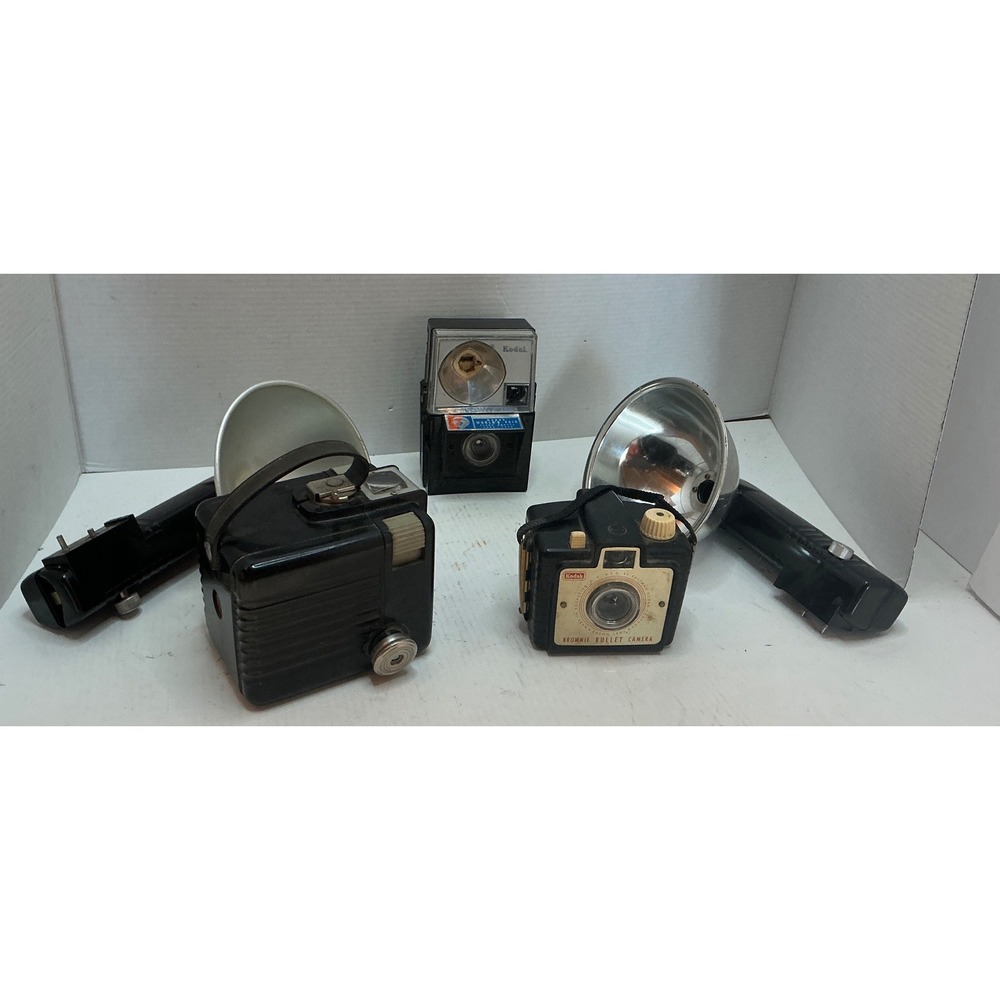 Kodak Vintage‎ Brownie Hawkeye Bullet Camera Lot Kodalite Flashholder Lumaclad